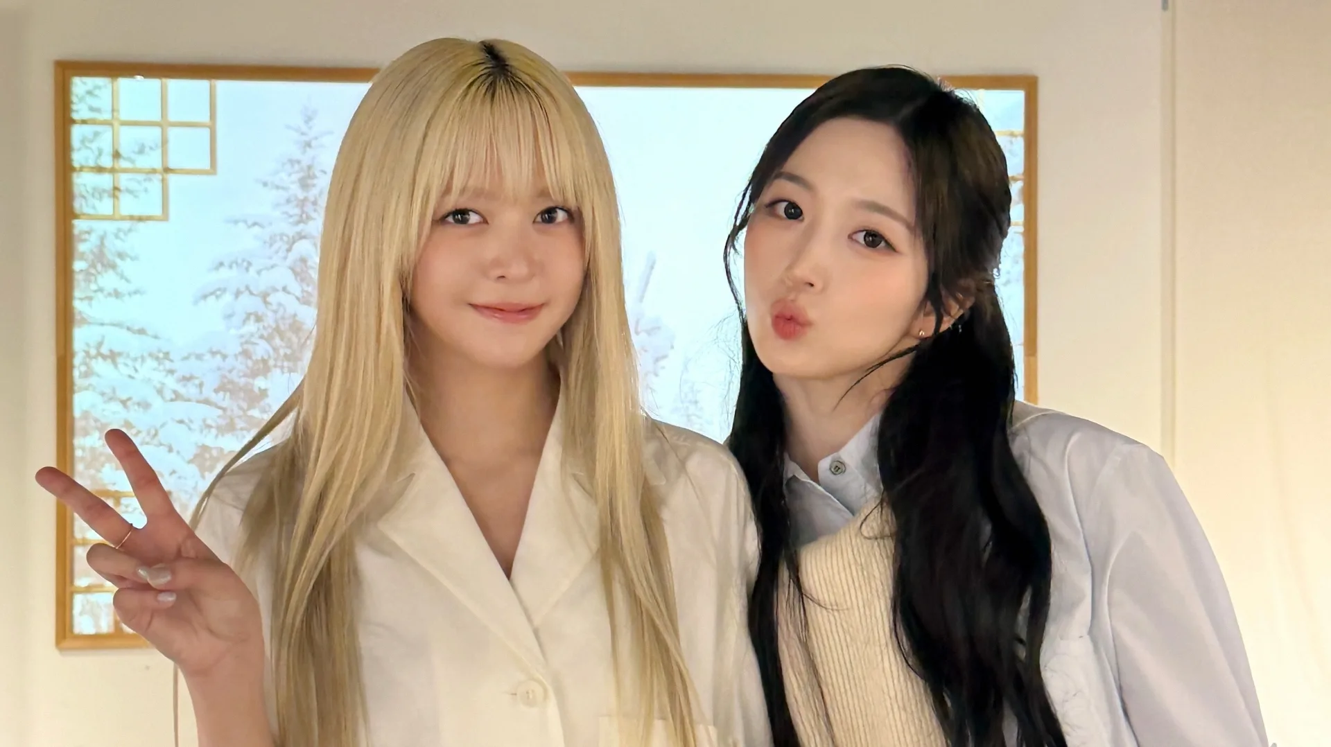Haewon y Lily se "casaron" en un fanmeeting